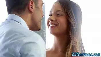 Este Revelionul Si Il Lasa Sa Isi Dea Drumul La Ea In Pizda