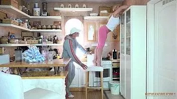 Filme Porno Cu Mature Ce Sug Pula Dupa Ce Le Arata Baietilor Curul