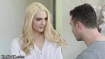 Blonda Care Este Dependenta De Pula