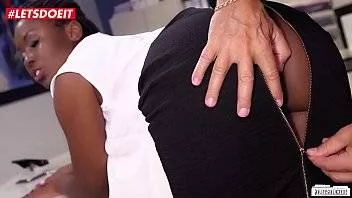 Pornoxxx.Com Cu O Negresa Bazilianca Cu Buci Superbe