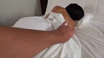 Ea Dormea Iar Ea Incepe Sa Se Futa Cu El 