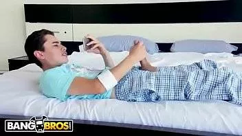 Nu Poate Face Laba Ca E Mama Lui Vitrega Curva