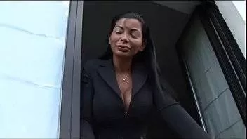 Femei Milf Cu Sani Mari Care Saruta Bine