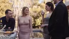 Cuplu filmat cand face sex la munte intr-o cabana