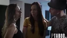 Porneste toata becurile din aceasta camera atunci cand doreste sa faca sex filmat