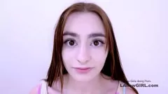 Audiție pentru adolescenți lesbiene fierbinți: păsărică umedă a lui Bruneta Reese lins