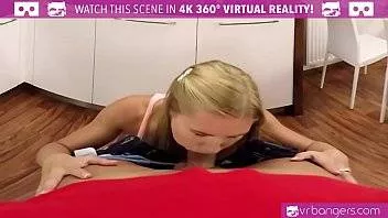 Tanara Marina Ii Face Cadou Unui Baiat Un Futai Erotic