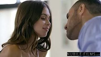 Cadou Erotic De Ziua Unui Coleg De Munca Facut De O Tipa Bruneta