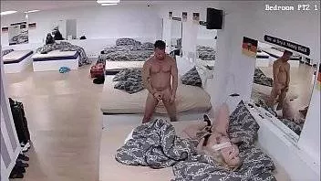 Un Barbat Isi Fute Sotia Perversa Intr-O Camera Cu Mai Multe Persoane