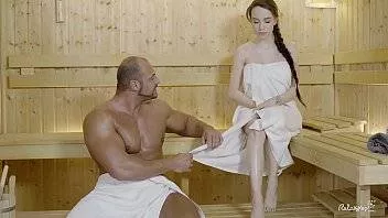 Fata Merge La Solari Pe Banii Lu` Taticu Dar Se Fute Cu Un Barbat Dotat