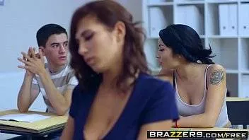 Are Fantezii Sexuale Cu O Pizda Ce Are Sanii Foarte Mari