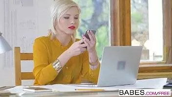 Femeia Vrea Sex Pe Biroul Ei Unde Lucreaza Si Se Plictiseste