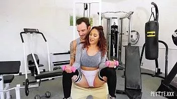 Creata Buna Rau Fututa In Sala De Fitness
