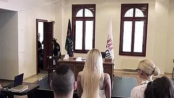 Dupa O Cearta La Tribunal Se Lasa Cu Sex In Grup